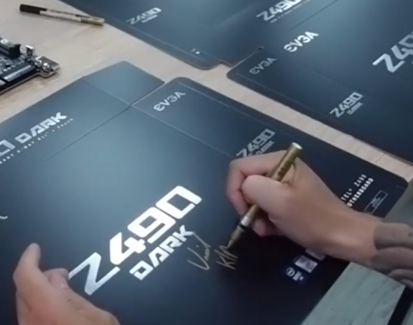 EVGA Z490 DARK K|NGP|N Signing Boxes